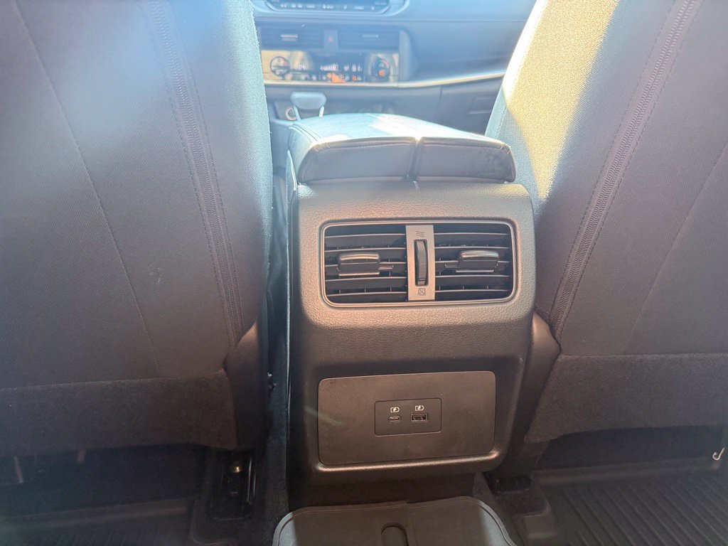 Used 2023 Nissan Rogue SV FWD image 26