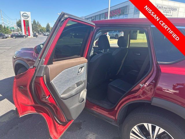 Certified 2023 Nissan Rogue SV AWD/4WD image 13