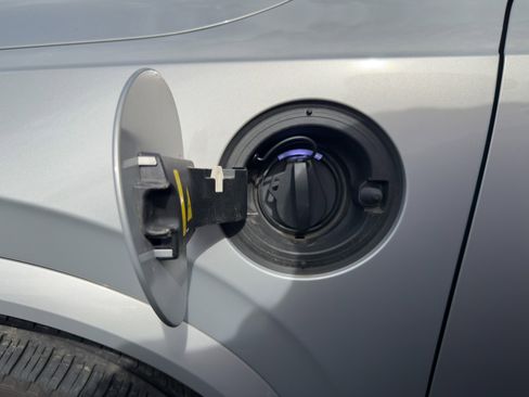 Certified 2023 Volvo XC90 T8 Plus w/ Protection Package Premier image 4