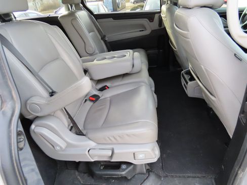 Used 2018 Honda Odyssey Elite image 11
