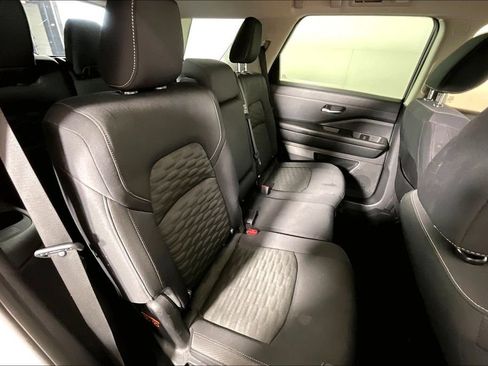 Used 2022 Nissan Pathfinder SV FWD image 34