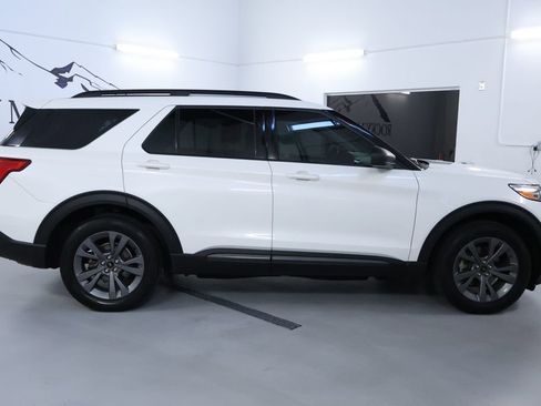 Used 2021 Ford Explorer XLT w/ Equipment Group 202A image 8