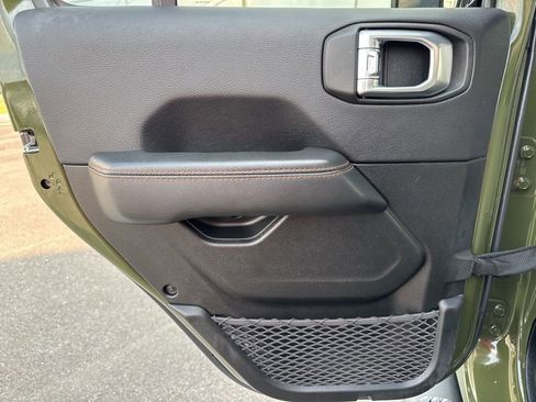 Used 2022 Jeep Gladiator Mojave w/ Cold Weather Group image 21