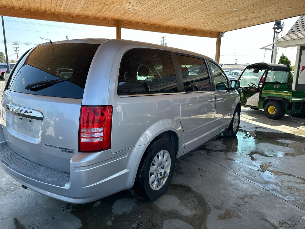 Used 2009 Chrysler Town & Country LX w/ PWR Convenience Group FWD image 14