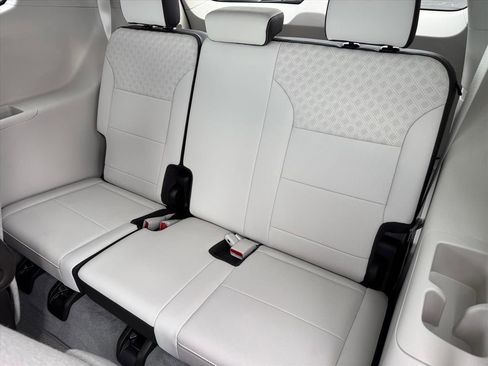 Used 2024 GMC Acadia Denali w/ Super Cruise Package image 7