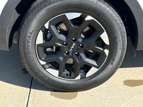 Used 2025 Kia Sorento S w/ Panoramic Sunroof Package FWD image 9