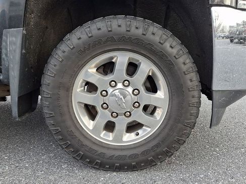 Used 2015 Chevrolet Silverado 2500 LT w/ LT Convenience Package image 8