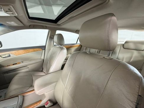 Used 2005 Toyota Avalon XLS FWD image 9