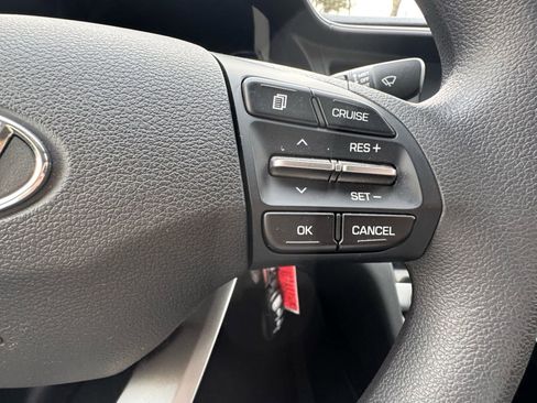 Used 2020 Hyundai Elantra SE w/ Cargo Package (C1) image 17