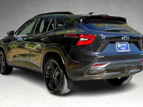 Used 2025 Chevrolet Trax ACTIV w/ Sunroof Package image 4