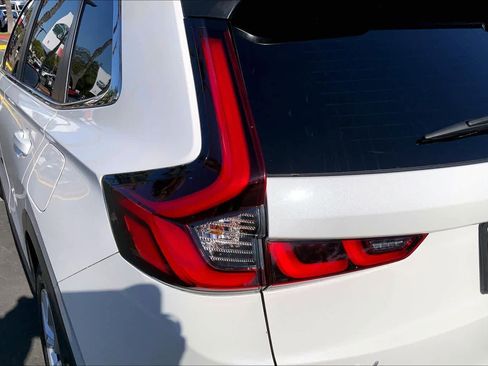 Used 2025 Honda CR-V LX image 28