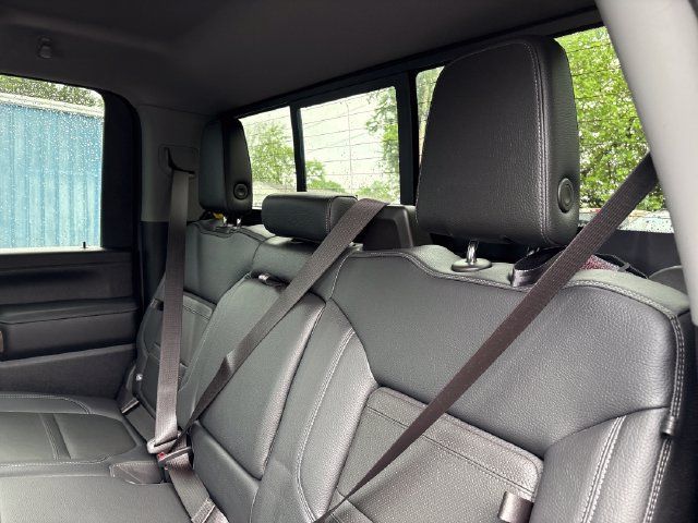 Used 2023 GMC Sierra 3500 Denali w/ Denali Black Diamond Edition AWD/4WD image 22