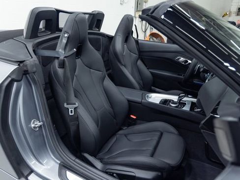 Used 2026 BMW Z4 M40i w/ Premium Package image 21