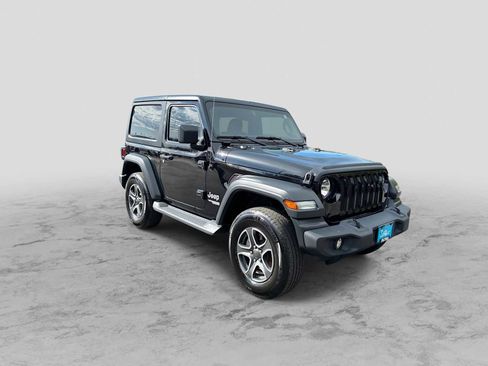 Used 2019 Jeep Wrangler Sport AWD/4WD image 2