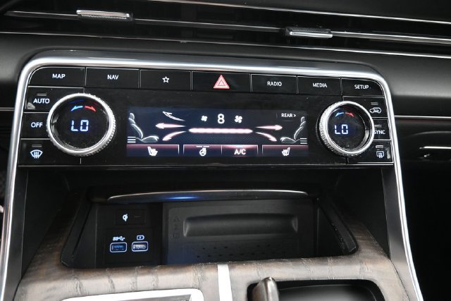 Used 2024 Genesis GV80 2.5T AWD/4WD image 35