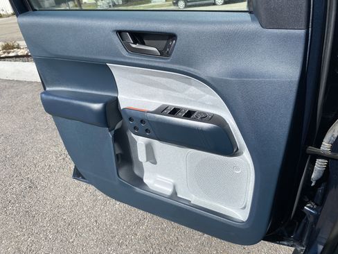 Used 2022 Ford Maverick XLT image 17