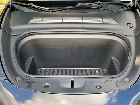 Used 2022 Tesla Model Y Performance image 11