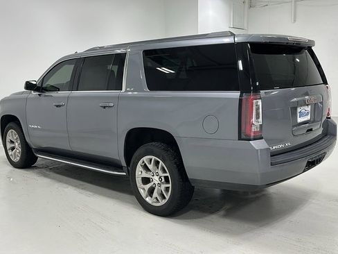Used 2020 GMC Yukon XL SLE w/ SLE Value Package image 3