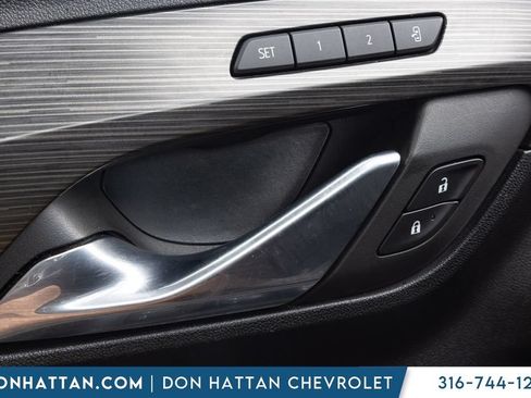 Used 2023 GMC Terrain SLT FWD image 12