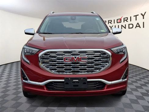 Used 2019 GMC Terrain Denali w/ Driver Alert Package II image 2