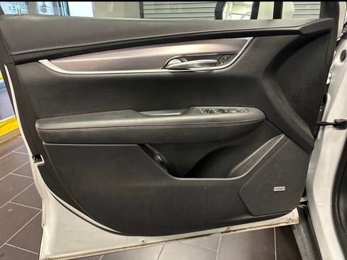 Used 2021 Cadillac XT5 Luxury FWD image 10