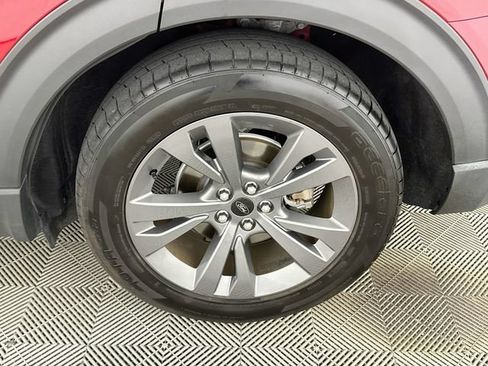Used 2021 Ford Explorer XLT w/ Equipment Group 202A RWD image 23