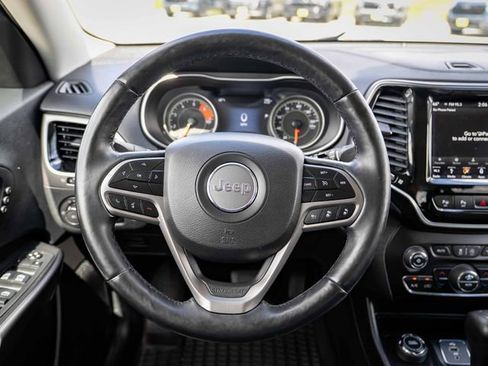 Used 2019 Jeep Cherokee Limited w/ Luxury Group AWD/4WD image 28
