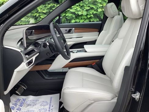 New 2026 Cadillac Vistiq Sport w/ LPO, Premium Carpet Package image 25