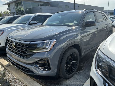 New 2026 Volkswagen Atlas Cross Sport SEL R-Line AWD/4WD image 4