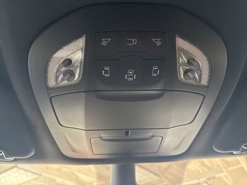 New 2026 Chrysler Pacifica Select image 40