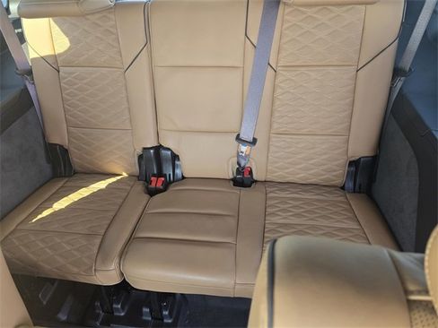 Used 2024 Cadillac Escalade Premium Luxury w/ Performance Package image 11