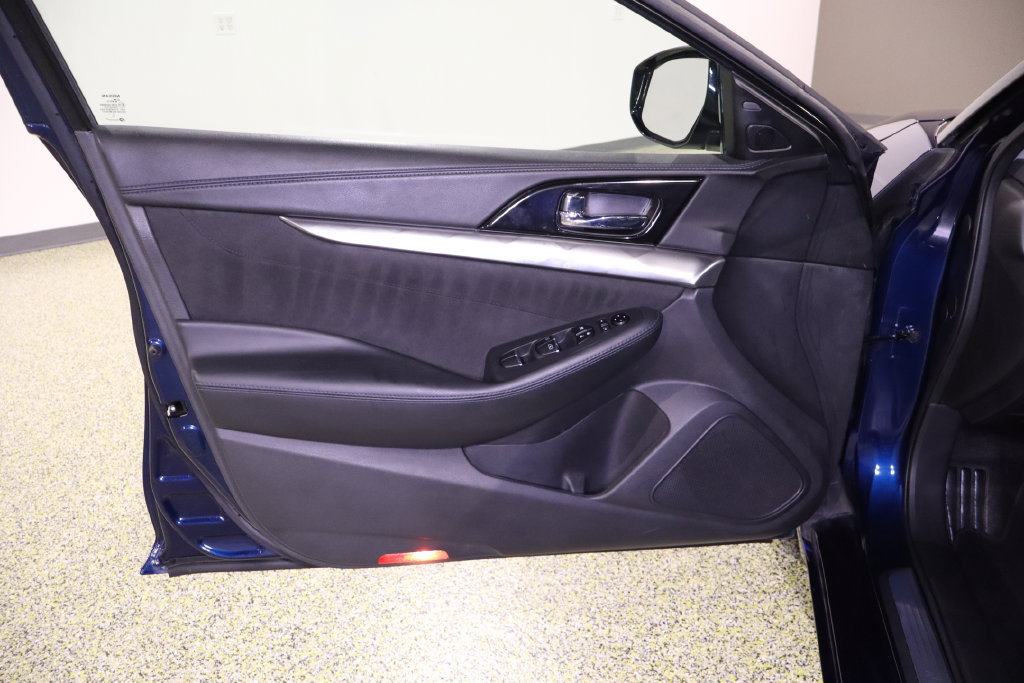 Used 2016 Nissan Maxima SR FWD image 35