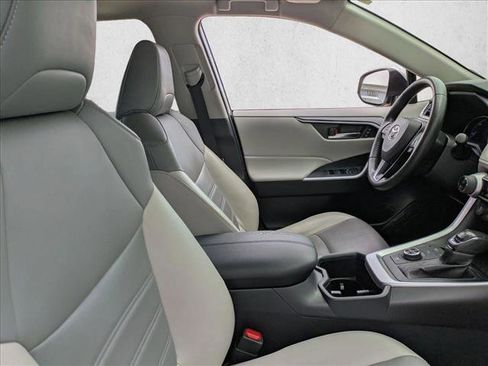 Used 2023 Toyota RAV4 XLE Premium image 21