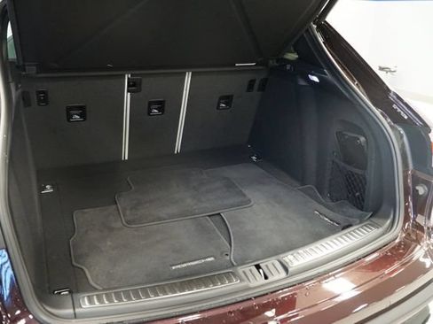 Certified 2026 Porsche Macan Turbo AWD/4WD image 9