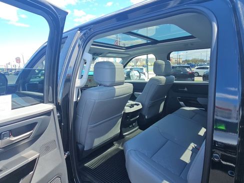 Used 2024 Toyota Tundra Limited AWD/4WD image 27