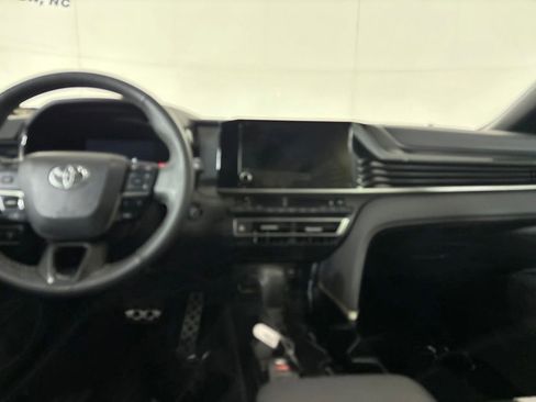 Used 2025 Toyota Camry SE w/ Convenience Package FWD image 22