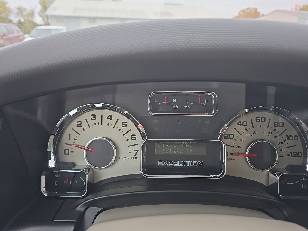 Used 2011 Ford Expedition Limited AWD/4WD image 15
