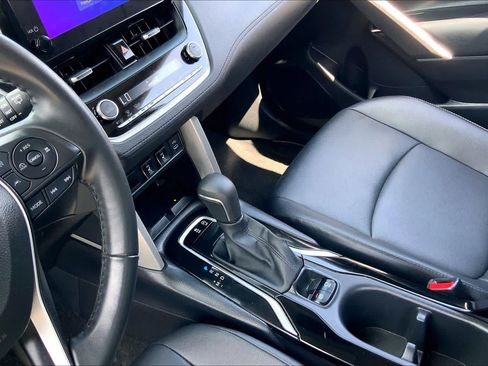 Certified 2025 Toyota Corolla Cross XLE FWD image 16