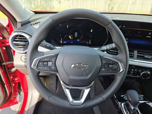 New 2026 Chevrolet Trax LT w/ Driver Confidence Package FWD image 15