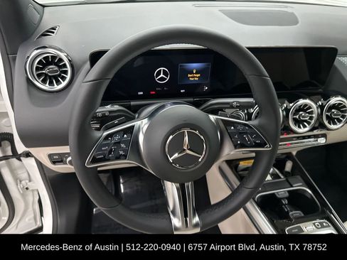 Certified 2025 Mercedes-Benz GLA 250 image 11