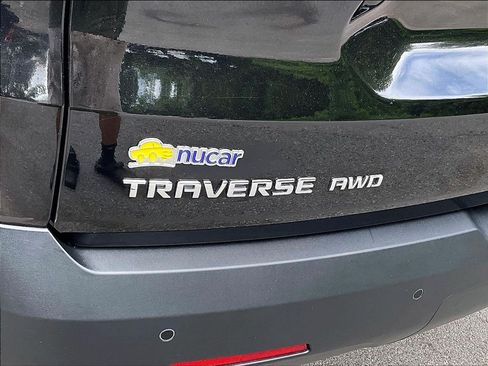 Used 2023 Chevrolet Traverse LT AWD/4WD image 30