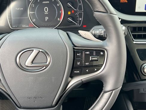 New 2025 Lexus ES 350 Ultra Luxury image 15