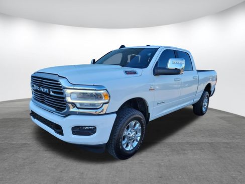 Used 2024 RAM 2500 Laramie AWD/4WD image 3