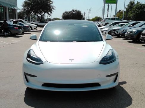 Used 2023 Tesla Model 3 Standard Range RWD image 2