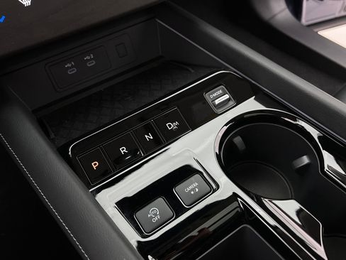 Used 2025 Nissan Murano SL image 25