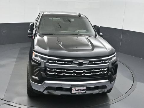 Used 2023 Chevrolet Silverado 1500 LTZ w/ LTZ Premium Package AWD/4WD image 43