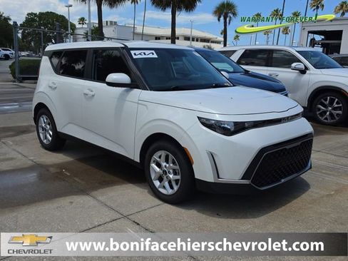 Used 2025 Kia Soul LX w/ LX Technology Package FWD image 1