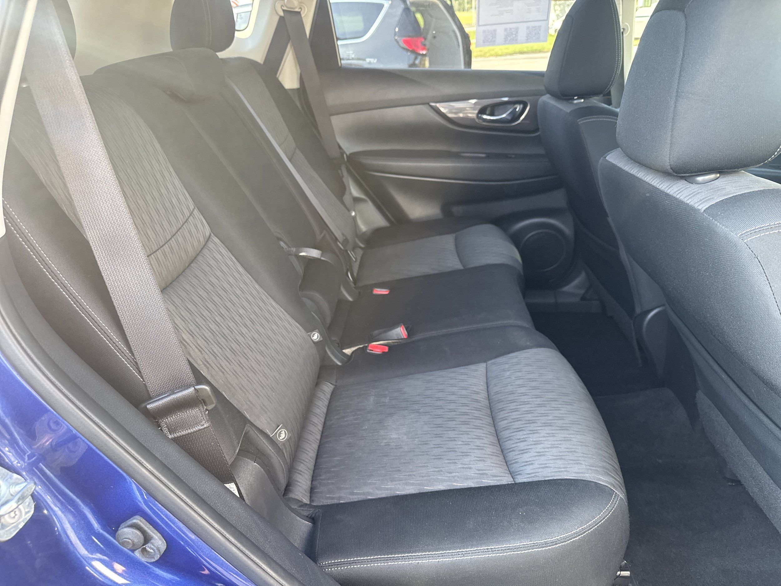 Used 2019 Nissan Rogue SV AWD/4WD image 10