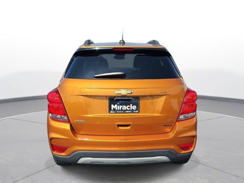 Used 2017 Chevrolet Trax LT w/ Sun & Sound Package FWD image 7