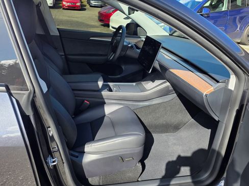 Used 2024 Tesla Model Y Long Range image 13
